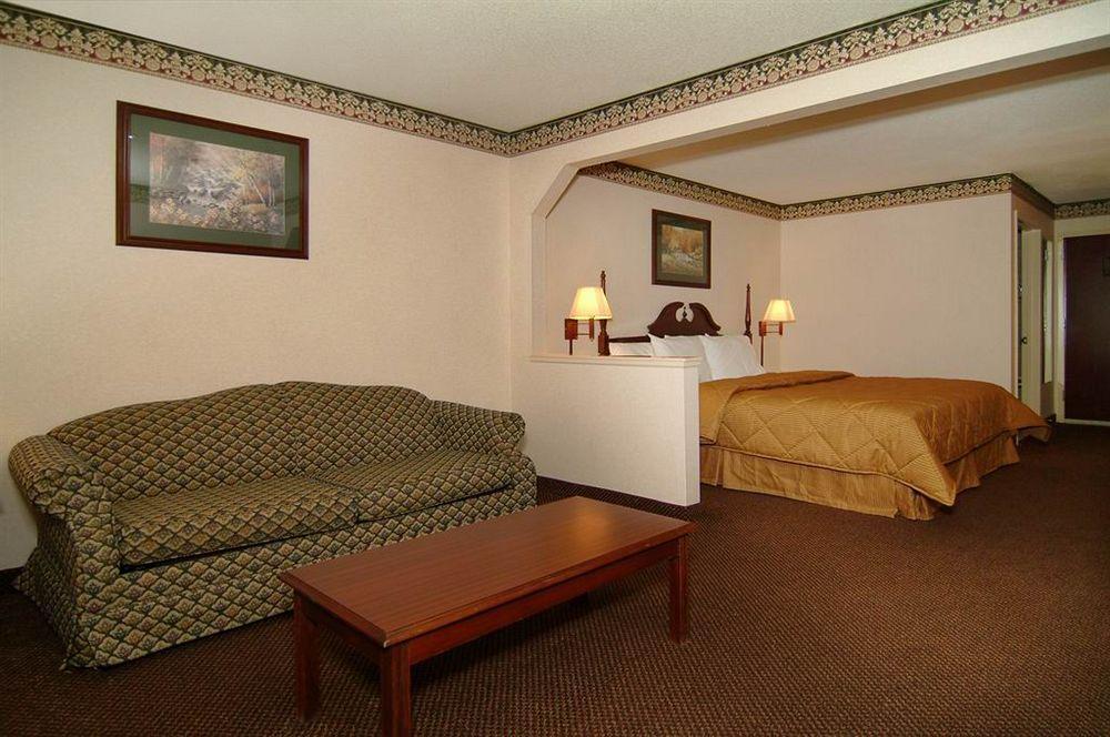 Quality Inn & Suites Pine Bluff Esterno foto