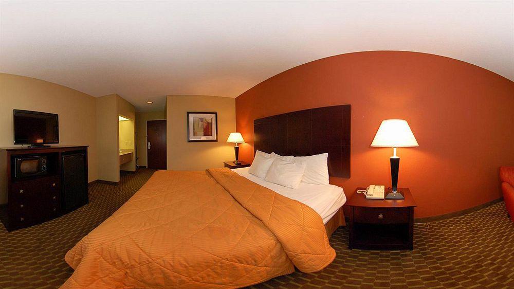 Quality Inn & Suites Pine Bluff Esterno foto