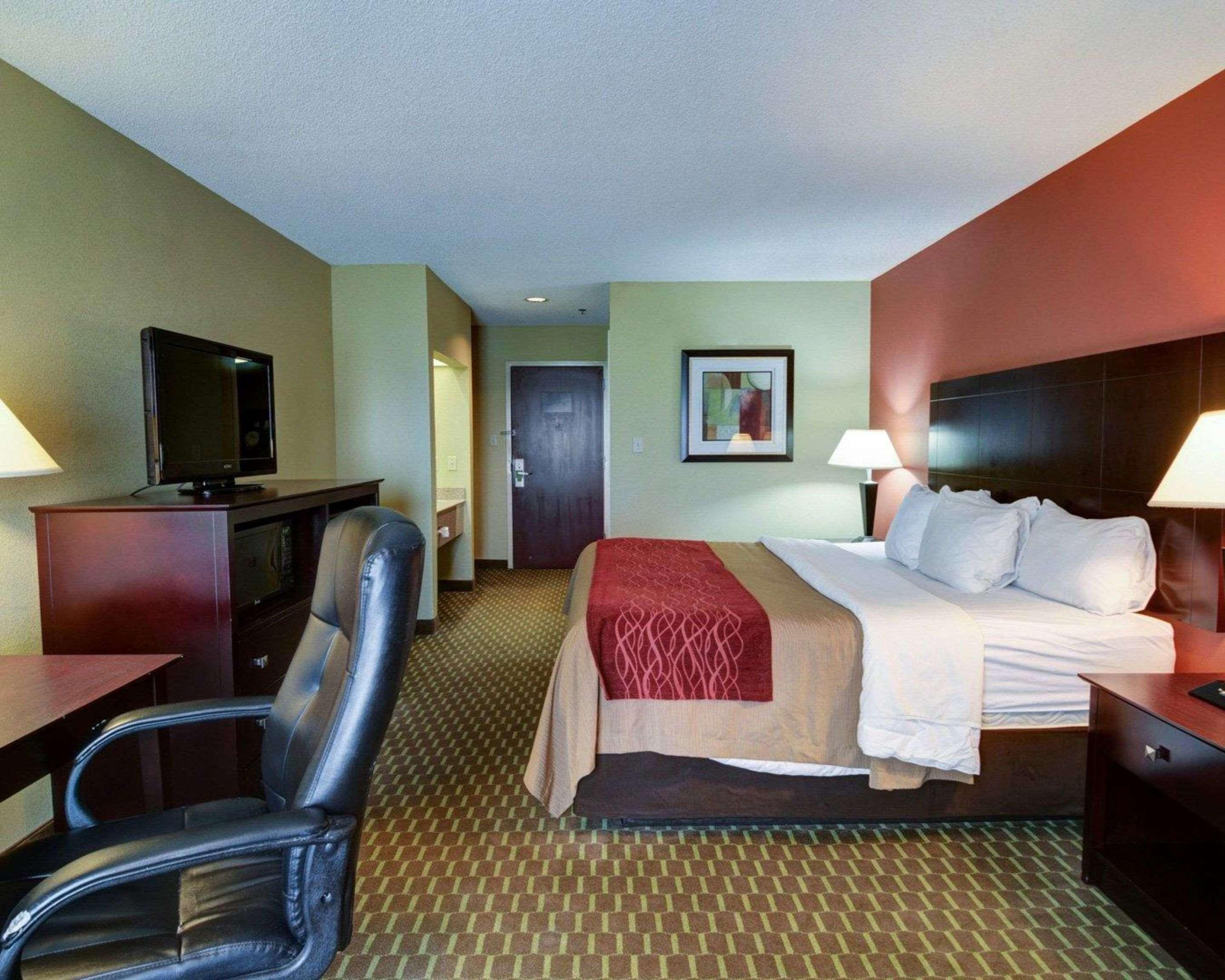 Quality Inn & Suites Pine Bluff Esterno foto