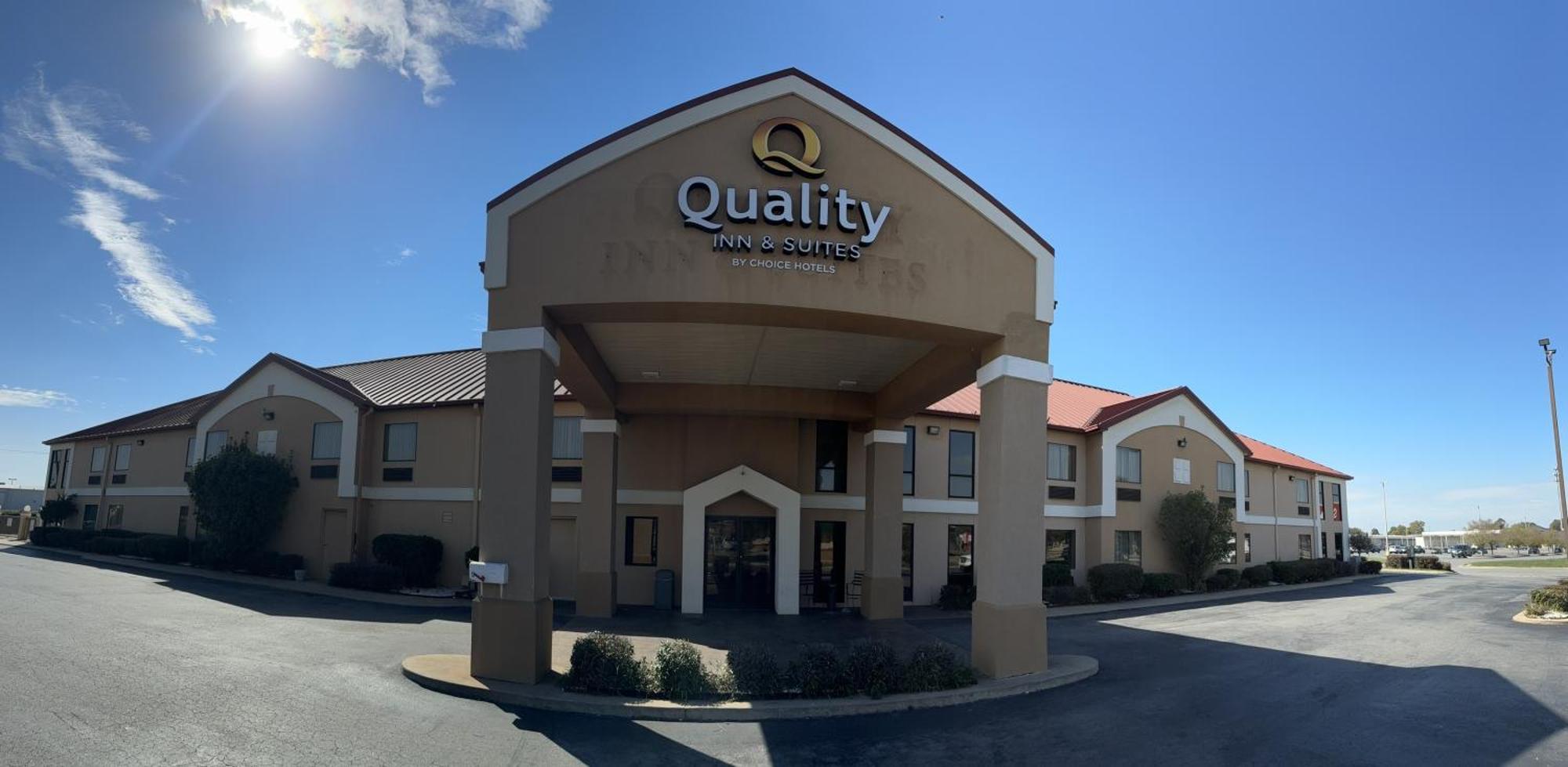 Quality Inn & Suites Pine Bluff Esterno foto