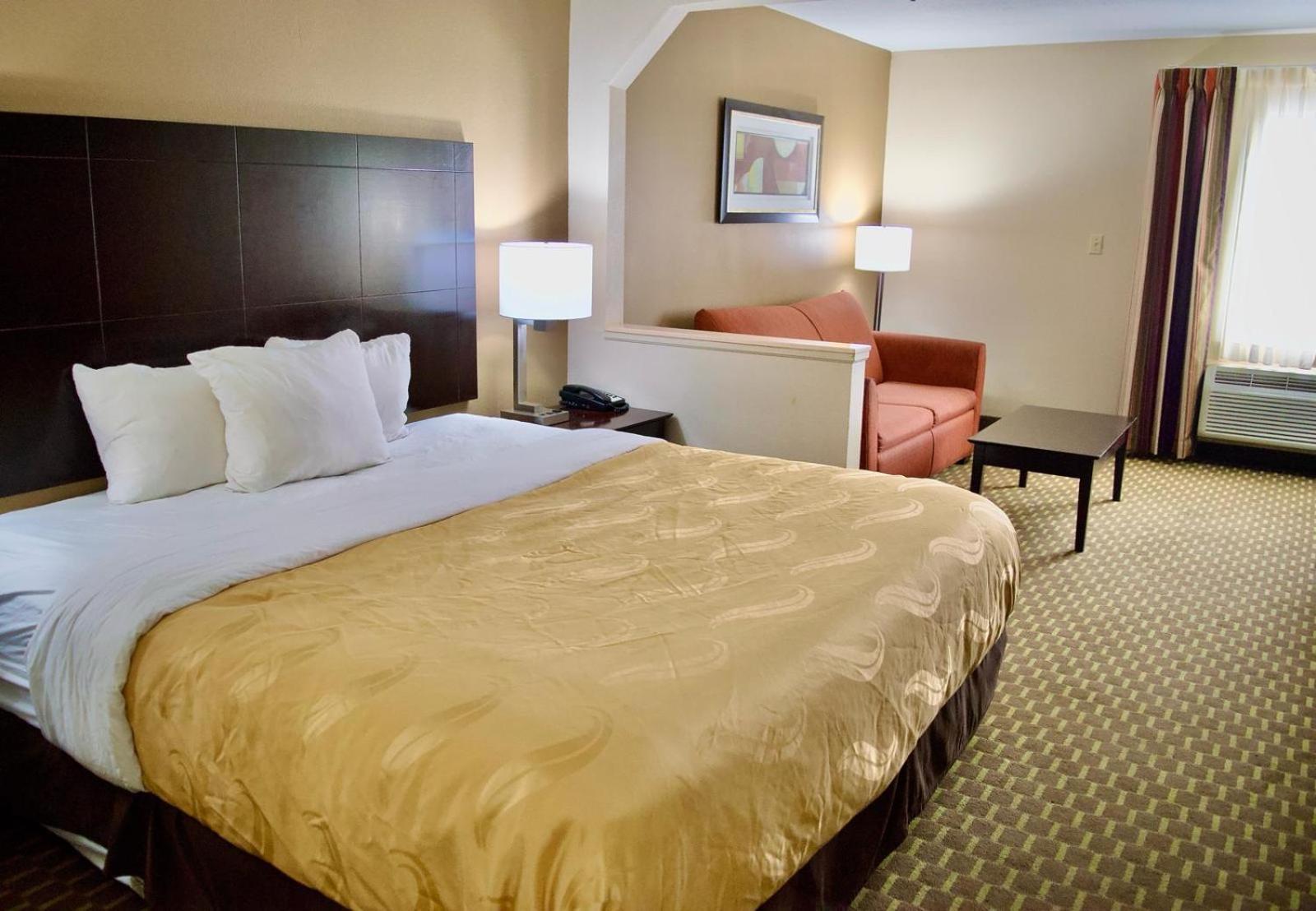 Quality Inn & Suites Pine Bluff Esterno foto