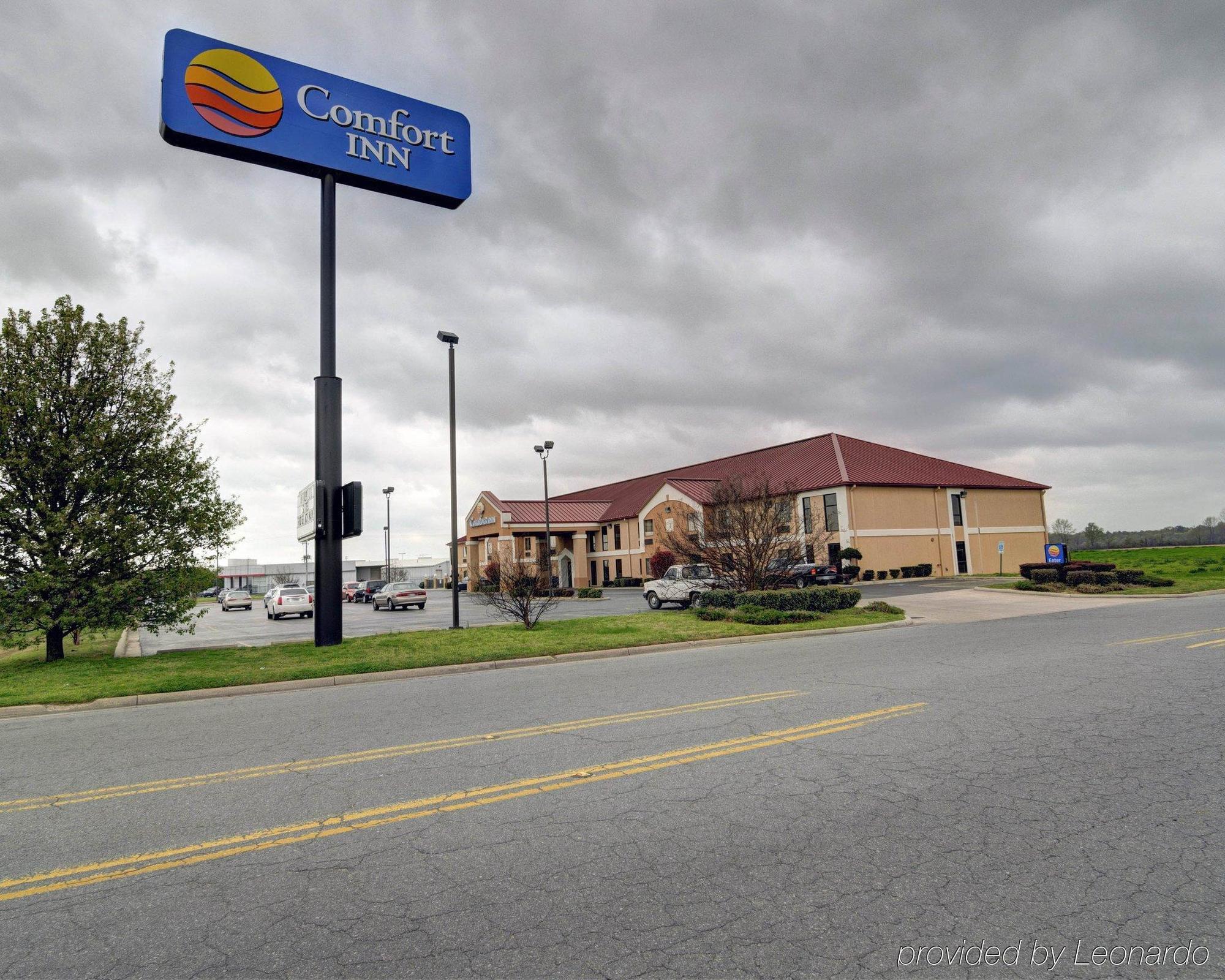 Quality Inn & Suites Pine Bluff Esterno foto