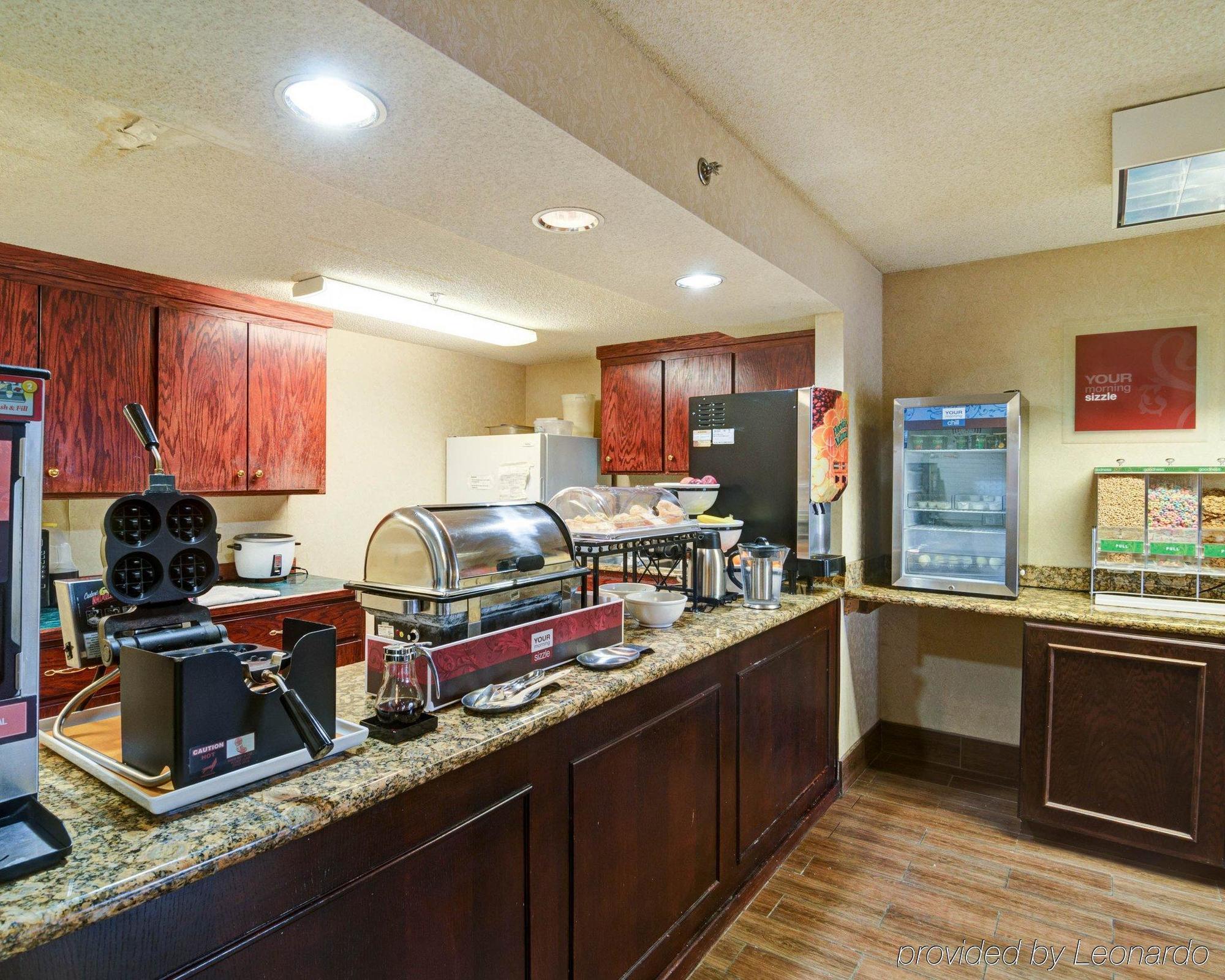 Quality Inn & Suites Pine Bluff Esterno foto