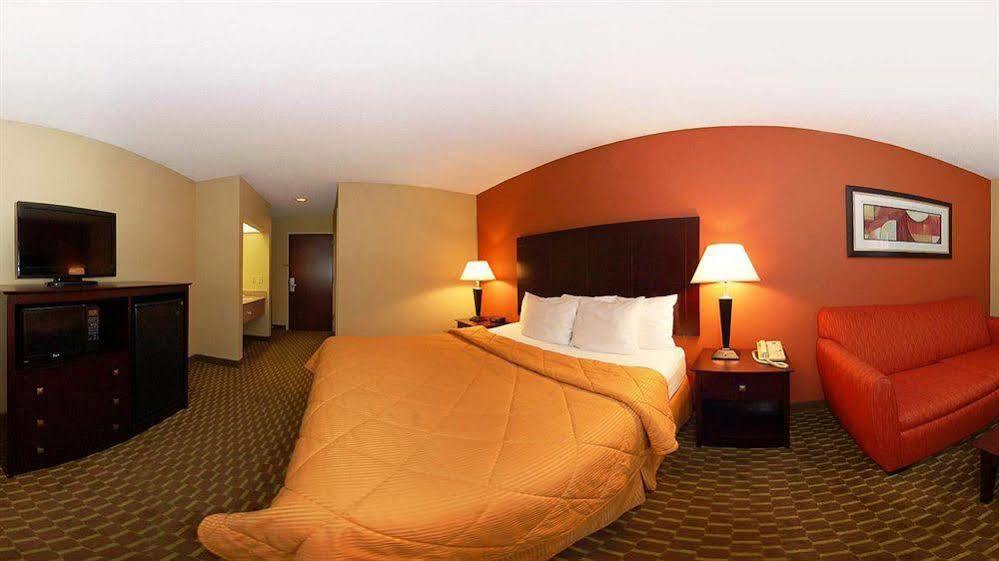 Quality Inn & Suites Pine Bluff Esterno foto