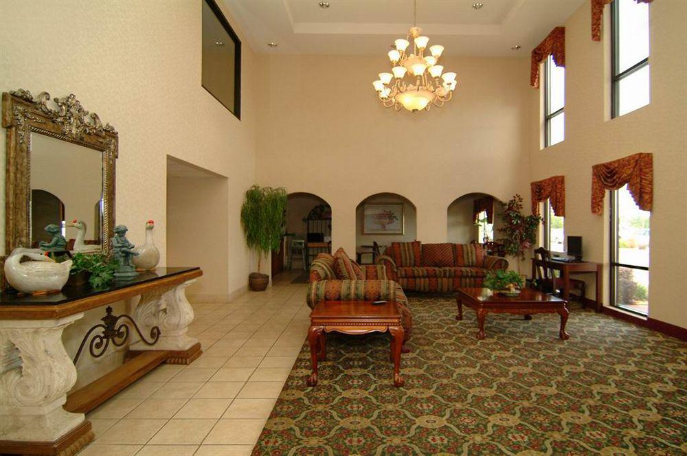 Quality Inn & Suites Pine Bluff Esterno foto