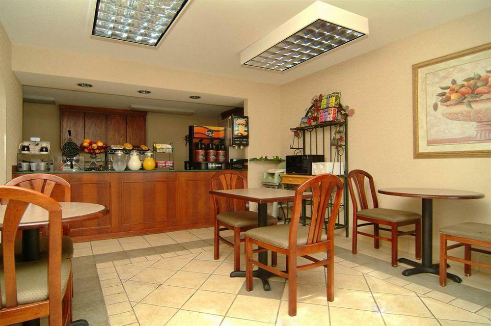 Quality Inn & Suites Pine Bluff Ristorante foto